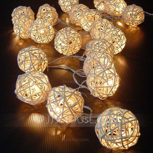 Battery Operated Ratten Ball LED Decoration Light - Warm White - salpers.ch